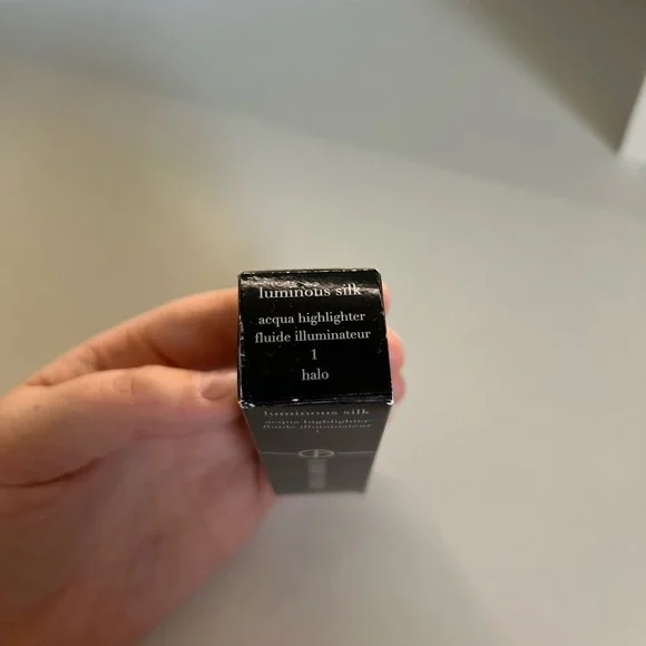 NIB Giorgio Armani Beauty Luminous Silk Acqua Highlighter in Shade #1 “Halo” - Picture 8 of 11